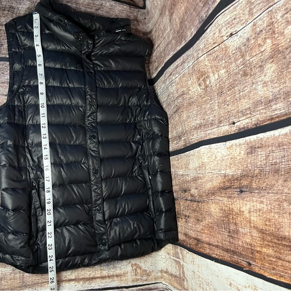 Gap down puffer vest - Picture 6 of 9